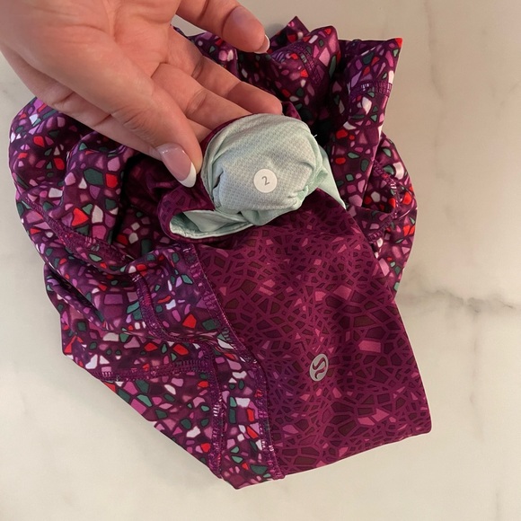 Lululemon shorts - Picture 7 of 7